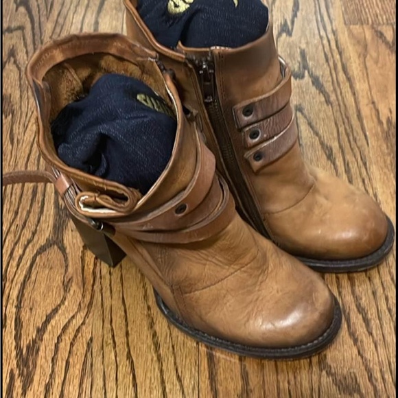 FREEBIRD BLAZE boots size 8, still have dudtbags/boot insert but missing box - Picture 2 of 8